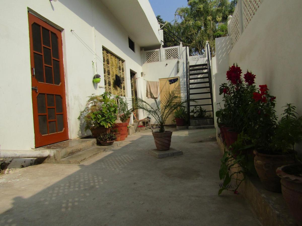 Nadya Homestay For Female & Family Jaipur Exterior foto